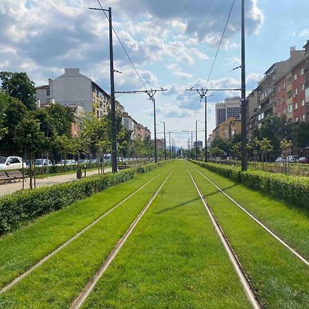 Free Parkingand Relax Apartment Sofia Bagian luar foto