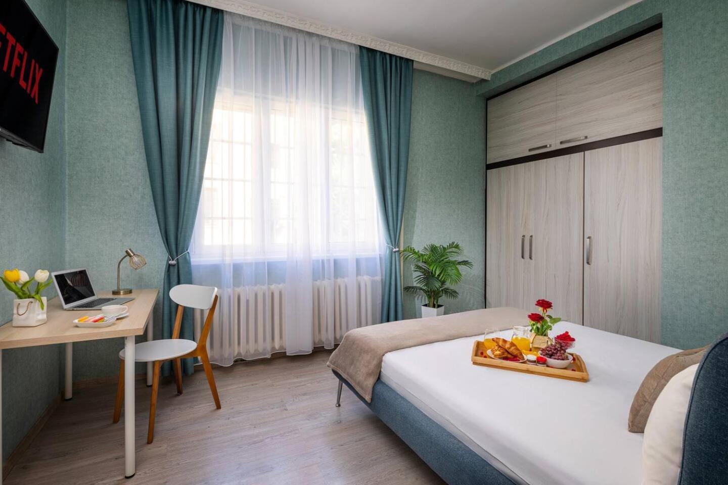 Free Parkingand Relax Apartment Sofia Bagian luar foto